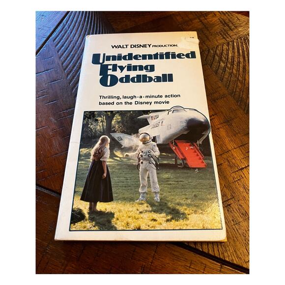 Unidentified Flying Oddball Disney Book 1979 Paperback Vintage YA - Picture 1 of 5